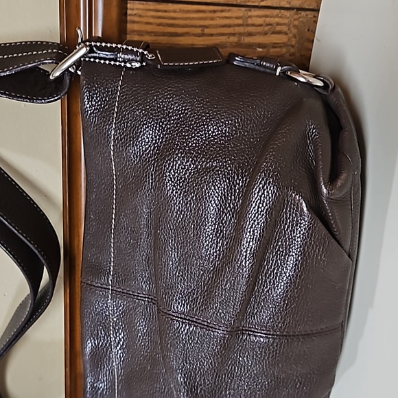 Coach Vintage Leather Shoulder Bag - Picture 5 of 17